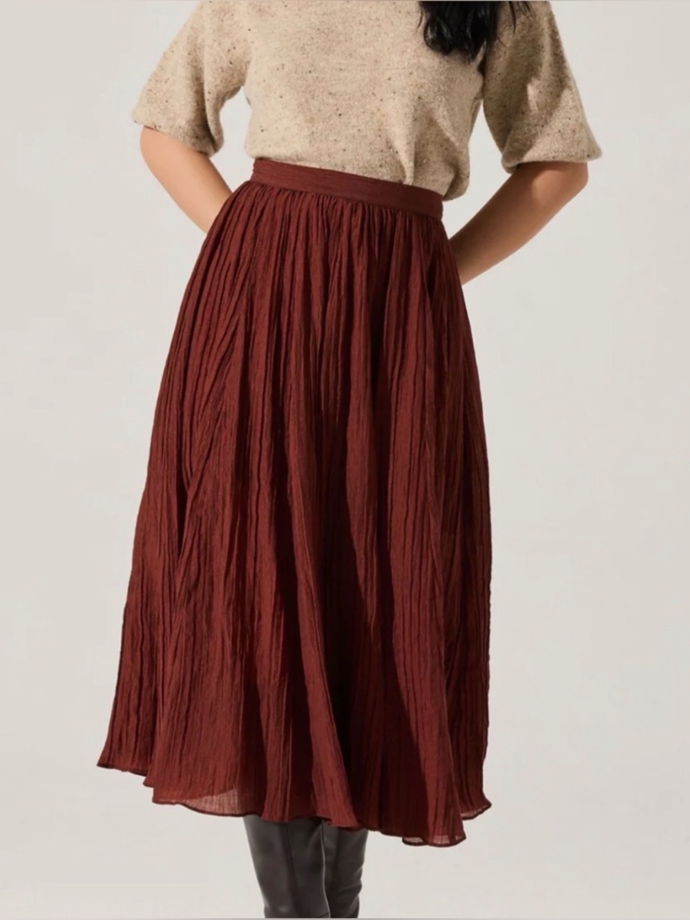 Salome Pleated Flare Midi Skirt ASTR the label size medium. Rust Brown